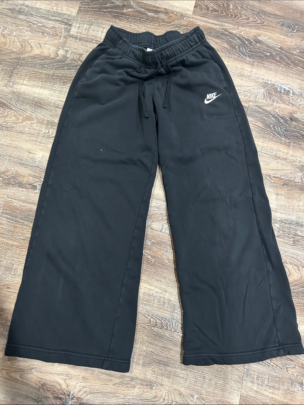 • NIKE •BLACK • WIDE-LEG JOGGERS